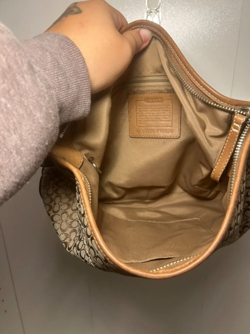 Coach Signature Soho Hobo Shoulder Bag Y2K Brown Tan Leather F10924